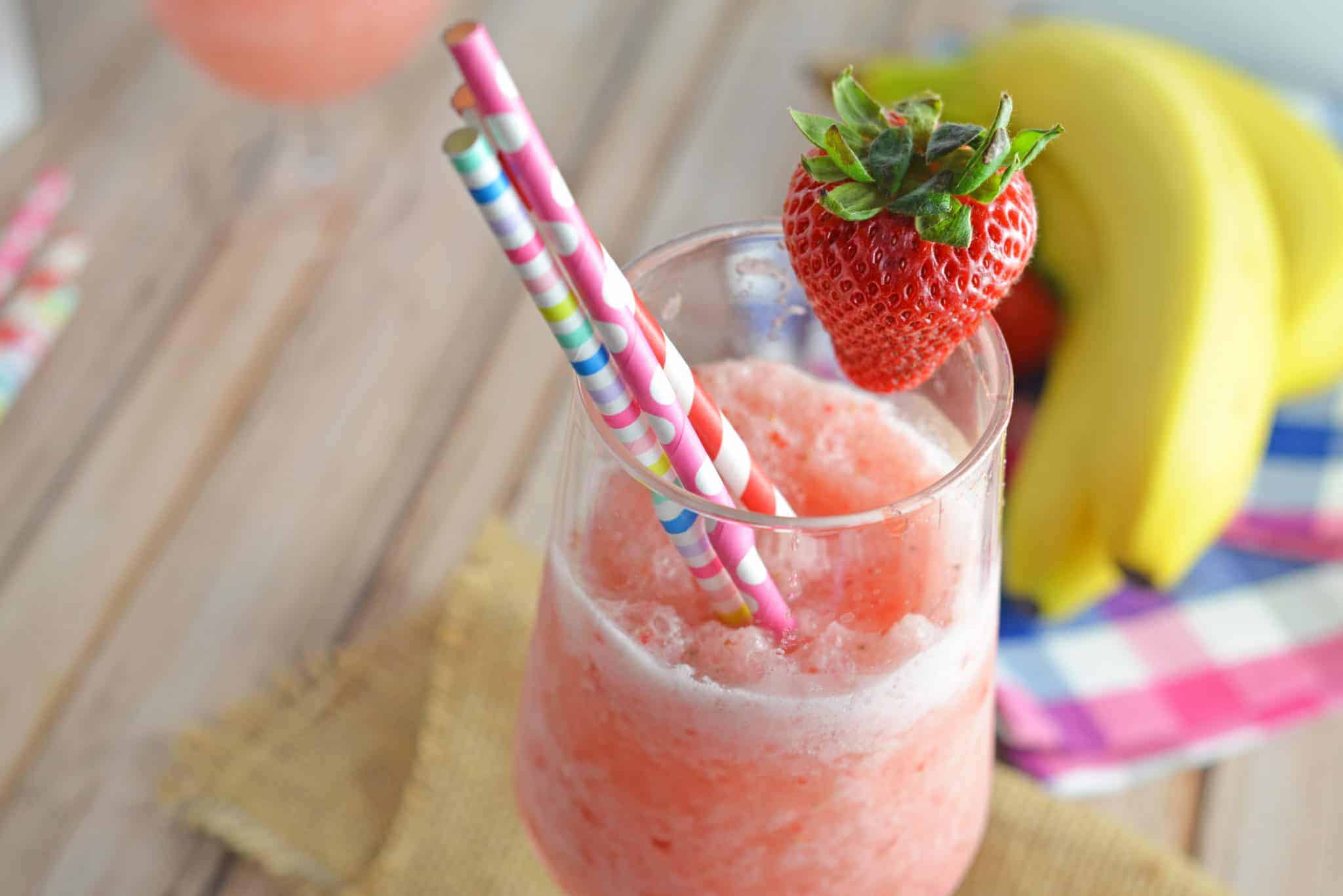 Strawberry BBC Frozen Drink – Fresh strawberries, banana, Bailey’s and coconut make up my FAVORITE frozen drink. Every time I throw a party, people request this beverage! www.savoryexperiments.com