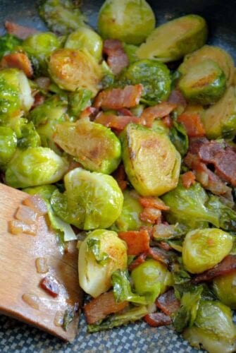 Brussels Sprouts with Bacon Recipe - Think you don't like brussels sprouts? This Brussel sprouts recipe will change your mind!! BEST brussels sprouts ever! Great dinner side dish! www.savoryexperiments.com
