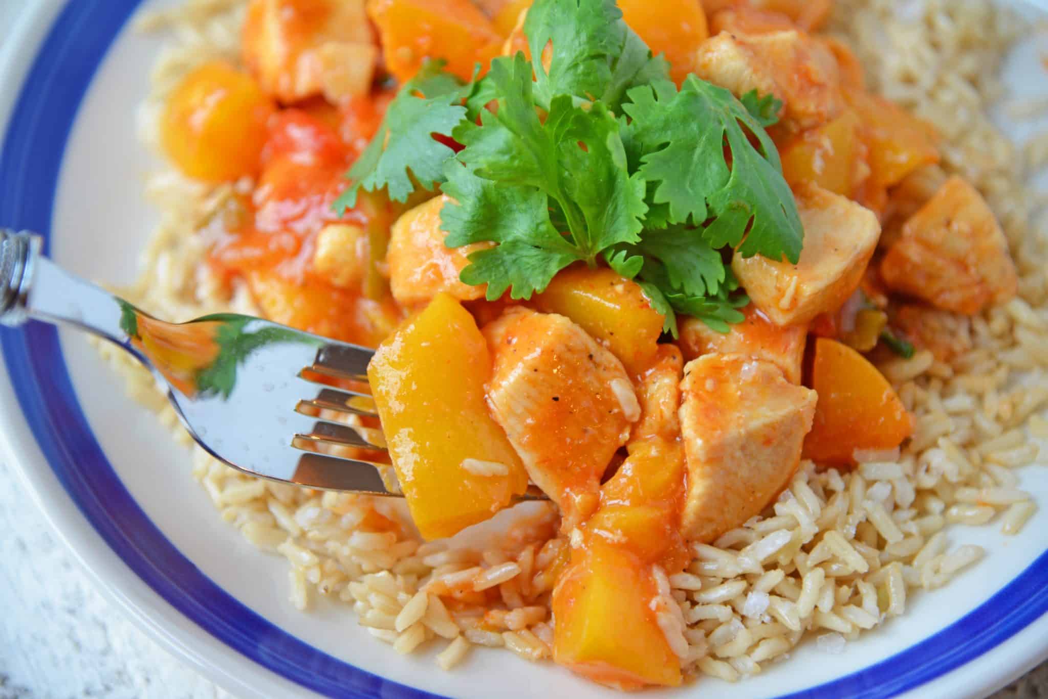 Peach Chicken Picante is a quick dinner recipe using chicken, peaches and salsa! This delicious flavor combination will give you a sweet and spicy dish! #chickenbreastrecipes #easychickenrecipes #healthychickenrecipes www.savoryexperiments.com 