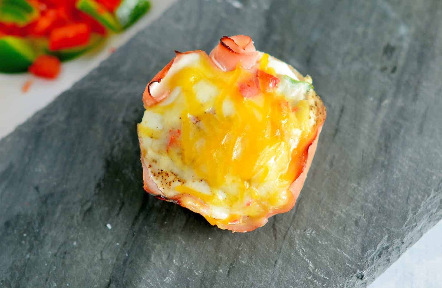 Western Egg Cup Recipe- make ahead and portable, these Western Egg Cups are easy to make and perfect for feeding a crowd, even let the kids make their own! 