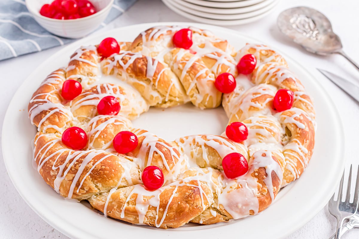 iced pastry ring