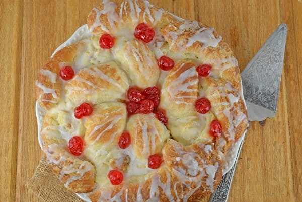 dutch-pastry-wreath