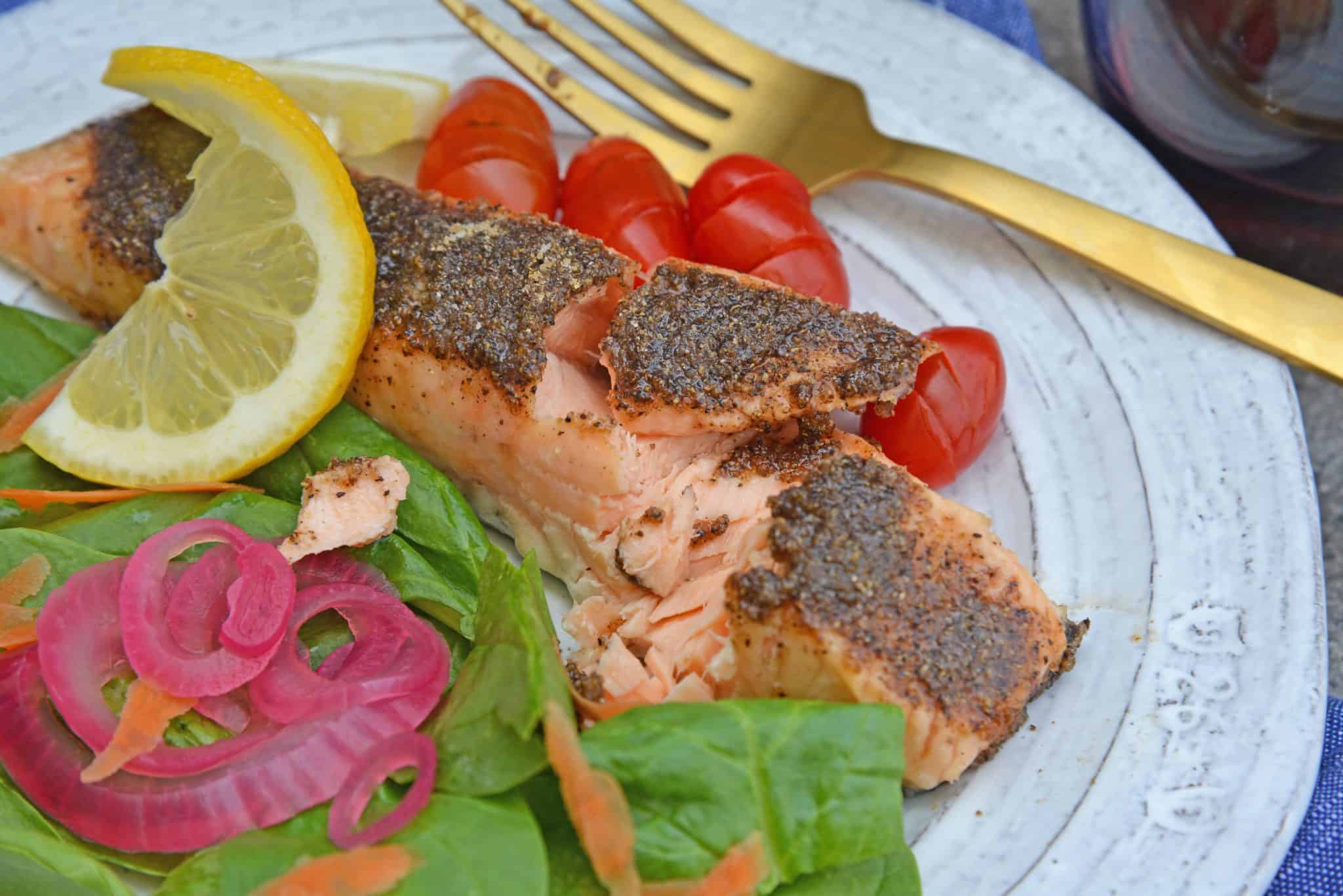 Pastrami Salmon Rub is a blend of the perfect salmon seasoning! Not only for baked salmon, this rub also work for grilled salmon and salmon kabobs!