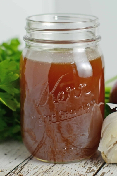 Homemade Beef Stock Recipe - A delicious and nutritious real food kitchen staple. www.savoryexperiments.com