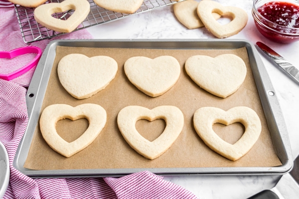 cooked jammie dodger cookies