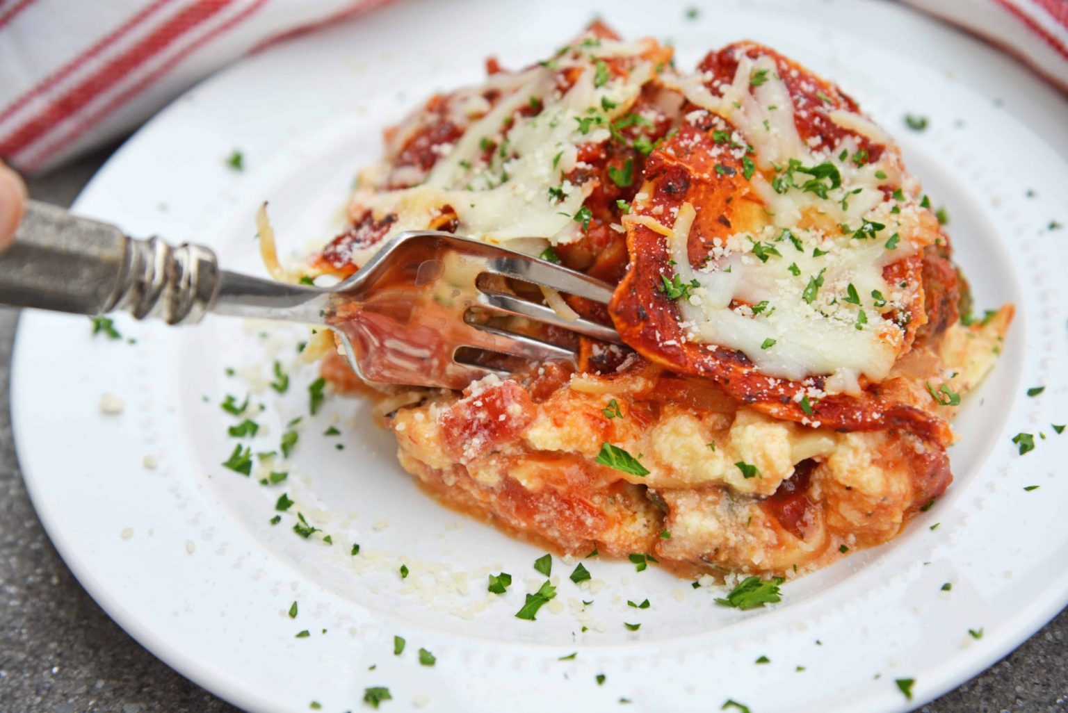 EASY No Boil Lasagna (Homemade Lasagna For a Crowd!)