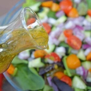 This Red Wine Vinaigrette is a deliciously easy homemade salad dressing recipe, taking only a fraction of the time it takes for you to chop up a salad! #vinaigretterecipe #redwinevinaigrette #vinaigrettedressing www.savoryexperiments.com