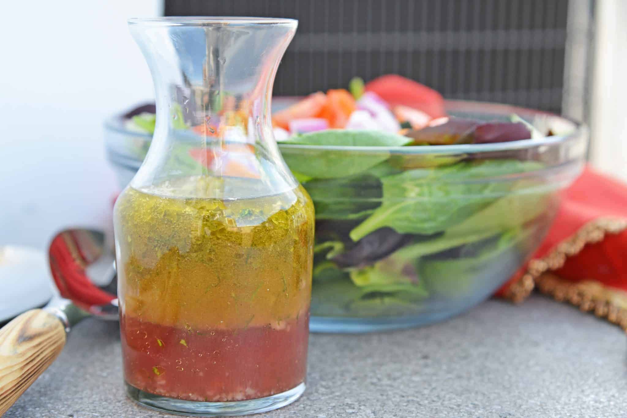 This Red Wine Vinaigrette is a deliciously easy homemade salad dressing recipe, taking only a fraction of the time it takes for you to chop up a salad! #vinaigretterecipe #redwinevinaigrette #vinaigrettedressing www.savoryexperiments.com