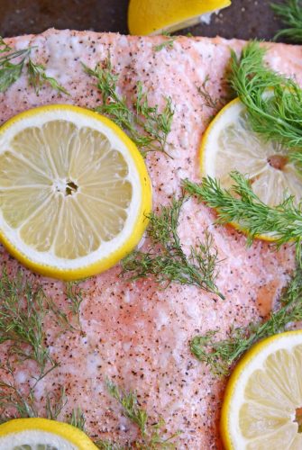 Salmon Fillet with fresh lemon and dill