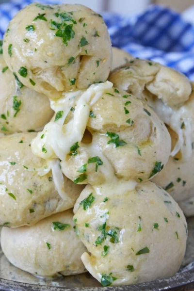 cheesy stuffed garlic bread