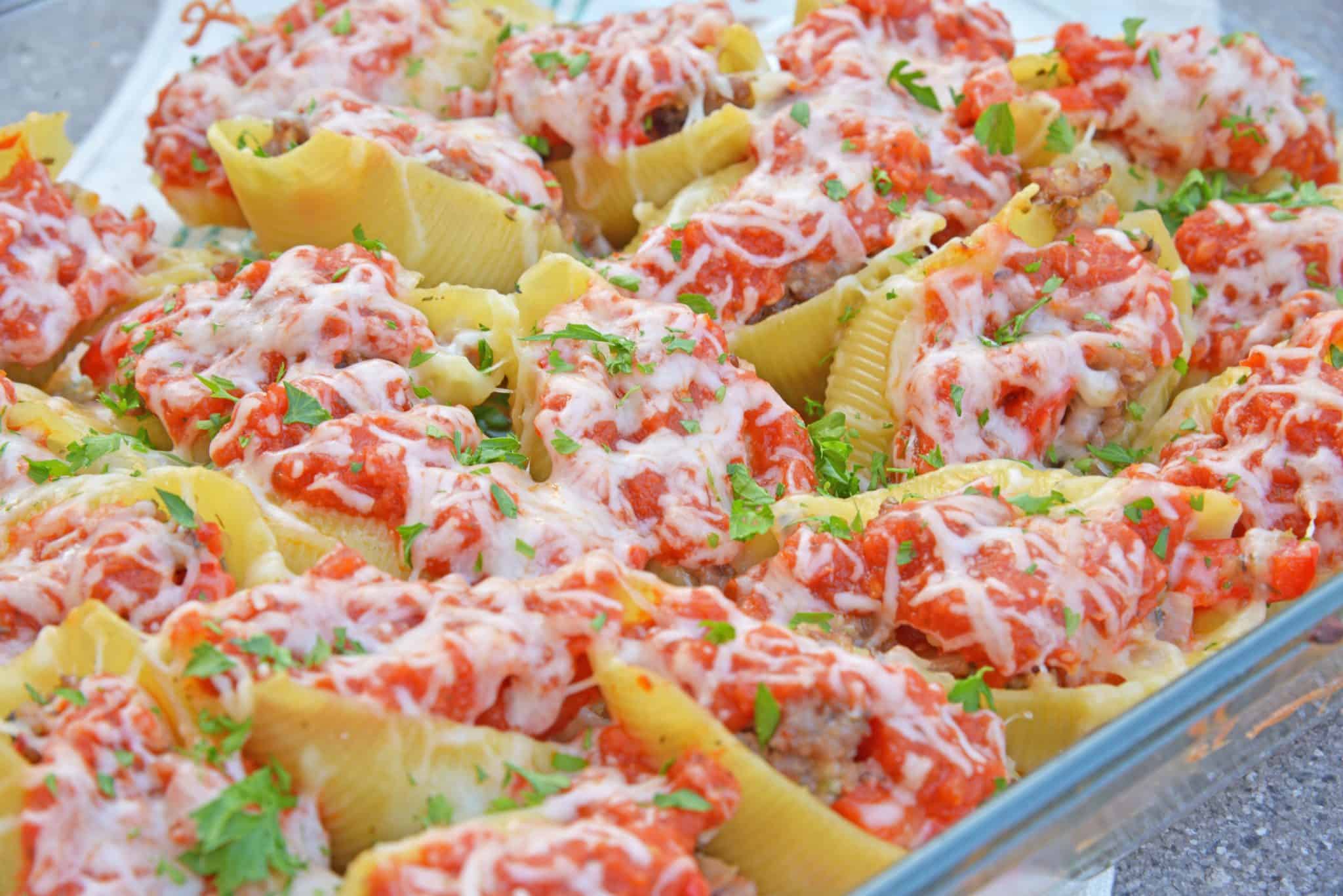 https://www.savoryexperiments.com/wp-content/uploads/2014/05/Sausage-and-Pepper-Stuffed-Shells-2-1.jpg