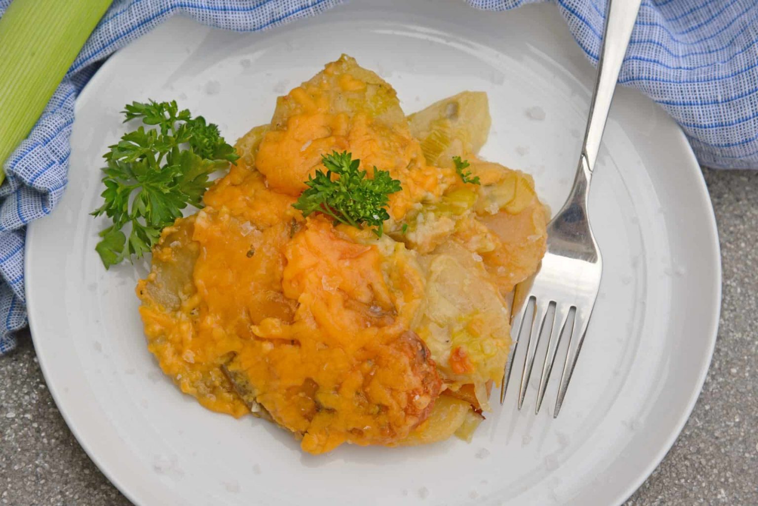 Slow Cooker Potatoes au Gratin The Ultimate Cheesy Potatoes