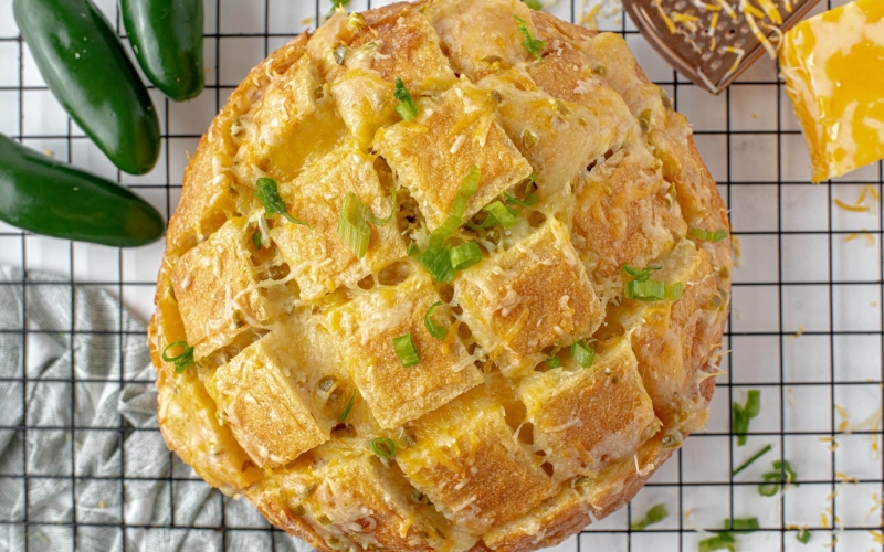 close up of jalapeno cheese bread