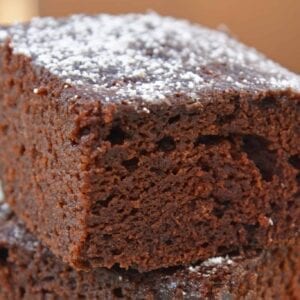 powdered sugar chocolate beet cake