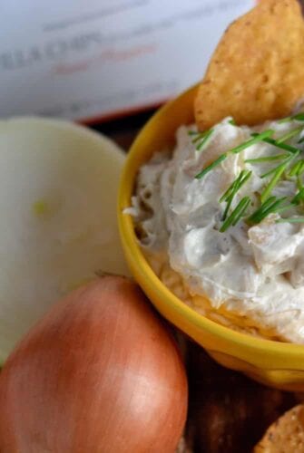 Caramelized Onion and Garlic Dip Recipe- Sweet and savory at the same time, Caramelized Onion and Garlic Dip is the perfect appetizer to bring to your holiday party!