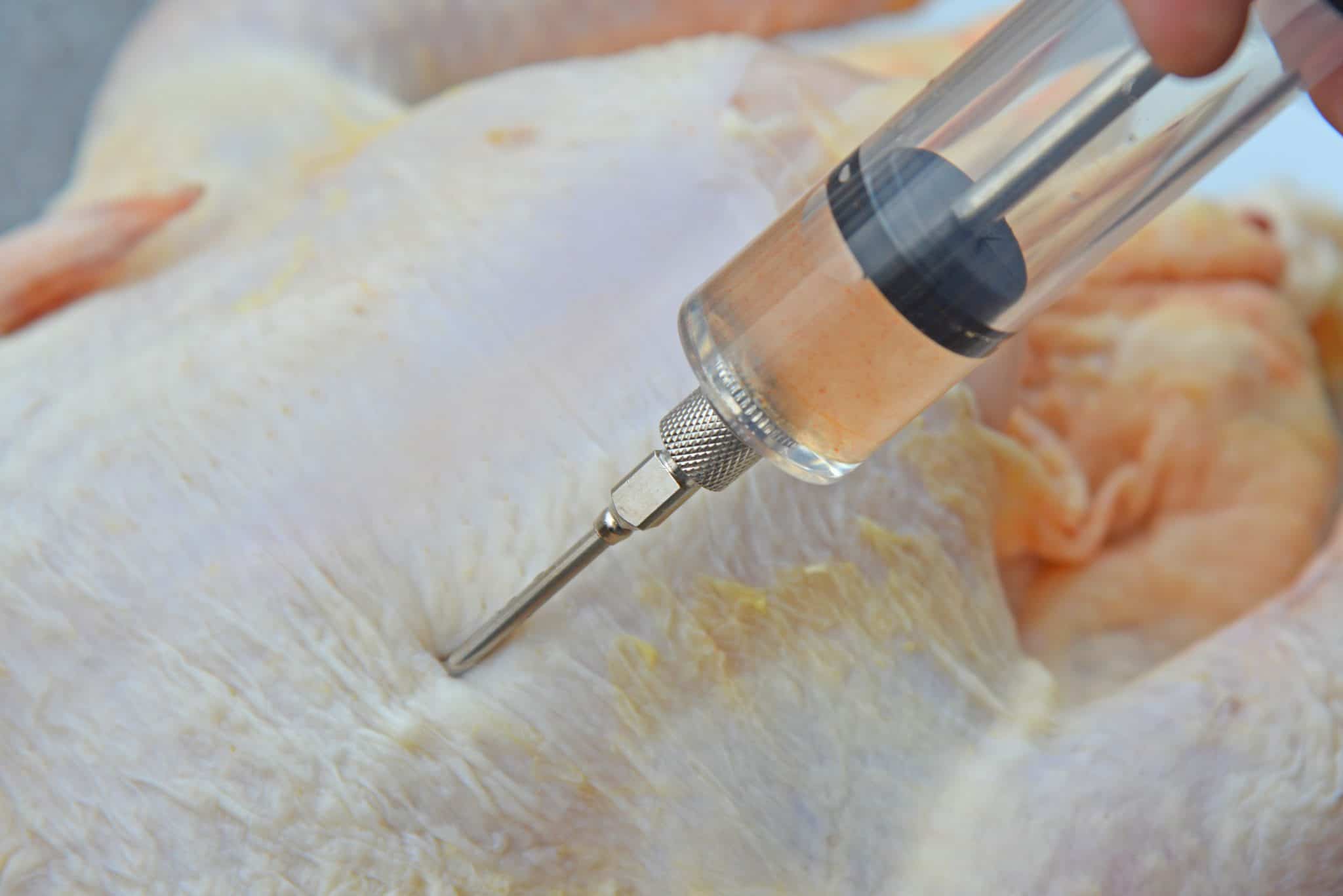 injecting a turkey with marinade 