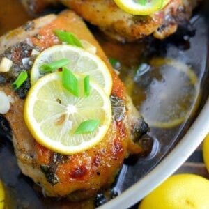 Lemon Garlic Chicken Recipe- the best lemon chicken recipe out there. Garlic and honey make this sauce bright and tasty! Serve lemon chicken over pasta, rice or toasted couscous. www.savoryexperiments.com