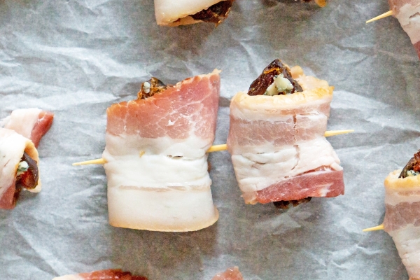 dates wrapped in bacon