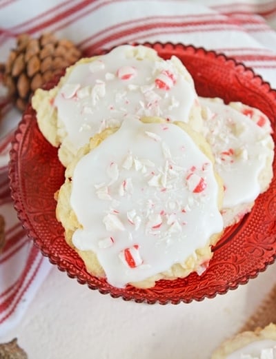 close up of peppermint cake mix cookies