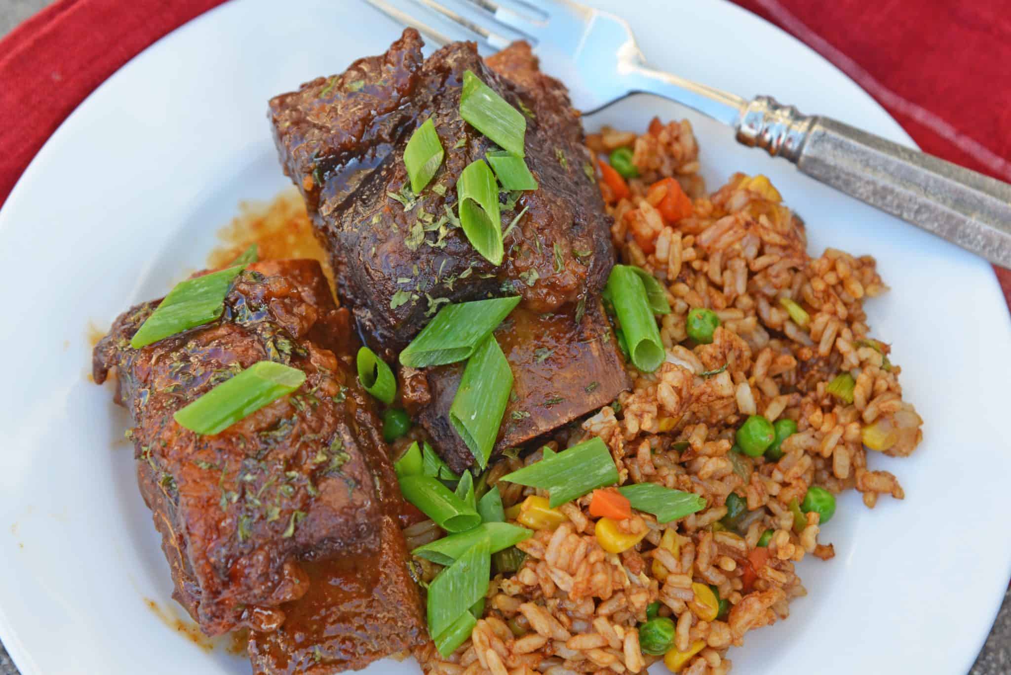 Easy Fried Rice is the best restaurant style fried rice you'll ever make! Just 15 minutes and a great way to clean out the vegetable drawer.