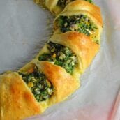 Spinach Crescent Ring is an easy brunch idea or appetizer recipe using spinach, bell pepper, onion, herbs and cheese. It is a hit at all of my parties!