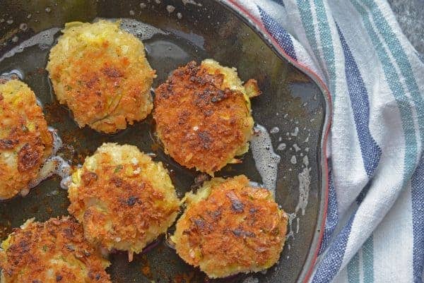 Hearts of Palm Cakes Hearts of Palm Cakes are crunchy cakes made with hearts of palm, artichokes, garlic and panko served with a zesty garlic aioli. www.savoryexperiments.com