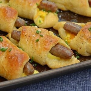 Look no further for a quick breakfast idea! Sausage Crescent Rolls are an easy breakfast idea packed with protein. A breakfast of champions!