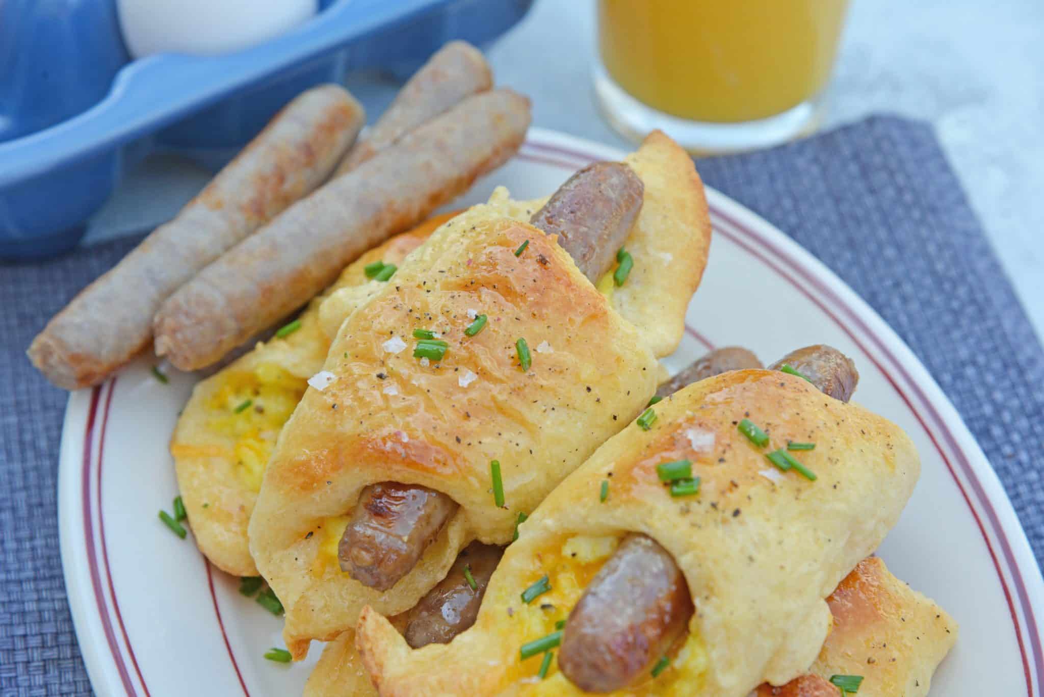 Look no further for a quick breakfast idea! Sausage Crescent Rolls are an easy breakfast idea packed with protein. A breakfast of champions!