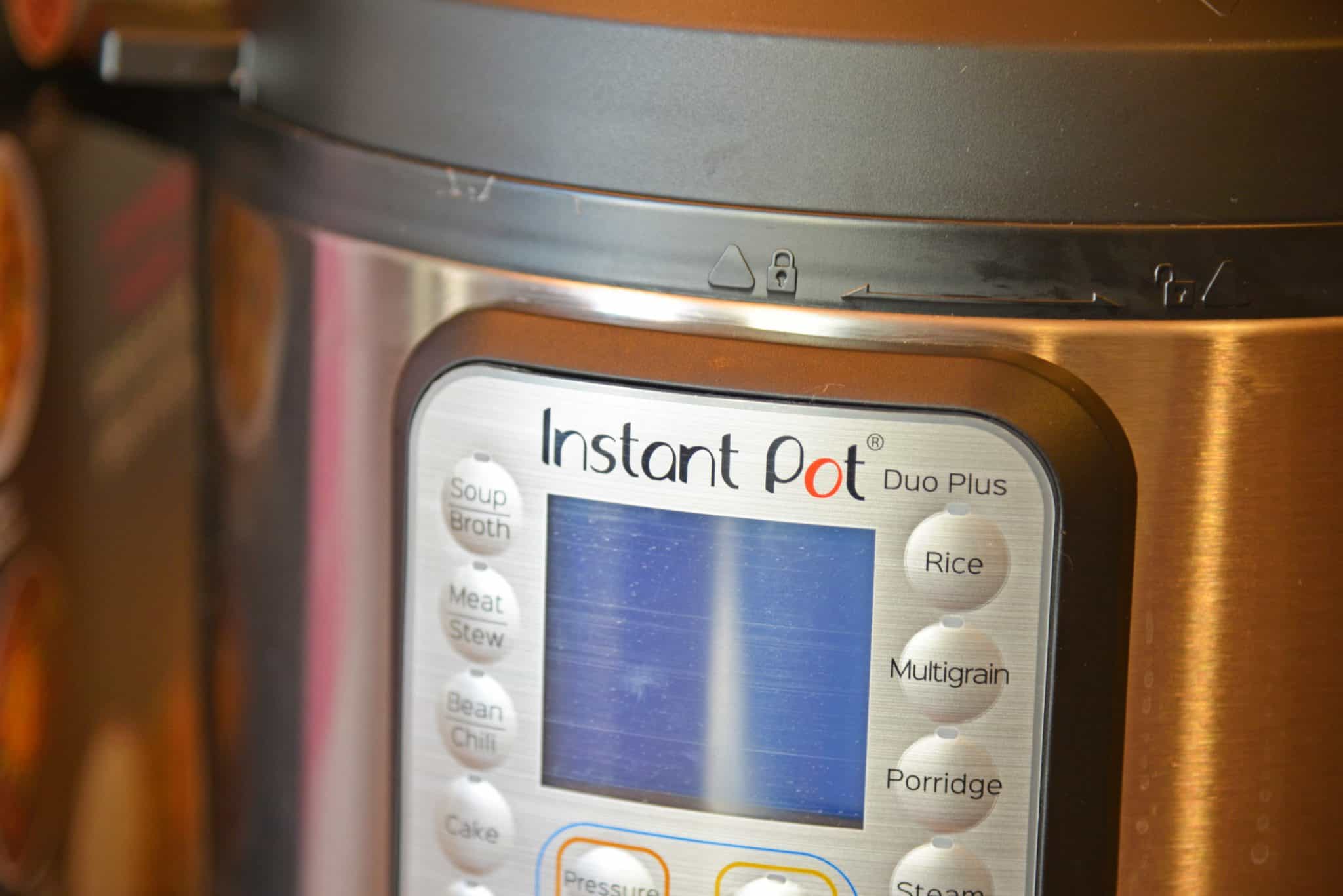 So you have an Instant Pot. Now what? Here I will give Instant Pot 101- a crash course in how to understand and use your Instant Pot. #instantpot #instantpotrecipes www.savoryexperiments.com 