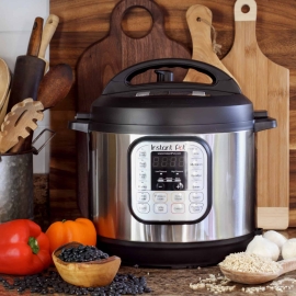 So you have an Instant Pot. Now what? Here I will give Instant Pot 101- a crash course in how to understand and use your Instant Pot. #instantpot #instantpotrecipes www.savoryexperiments.com