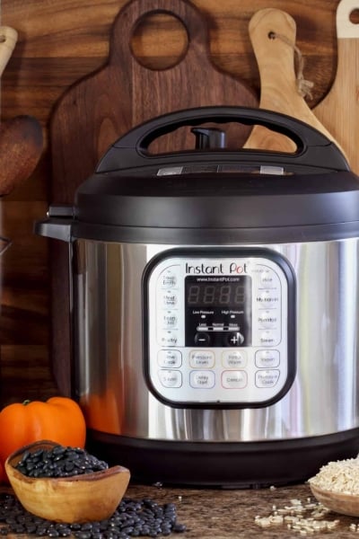 So you have an Instant Pot. Now what? Here I will give Instant Pot 101- a crash course in how to understand and use your Instant Pot. #instantpot #instantpotrecipes www.savoryexperiments.com