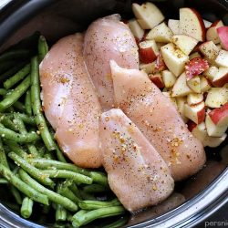 overhead shot of chicken, green beans and potatoes