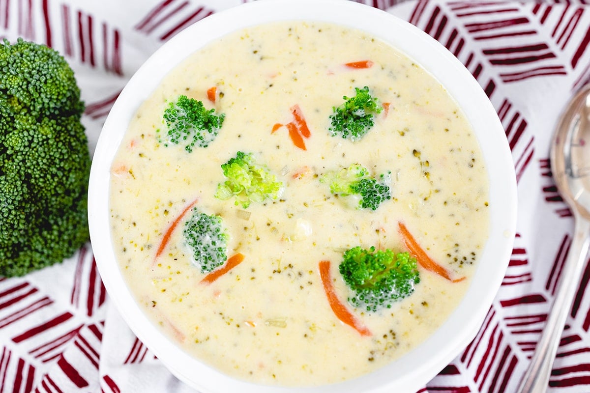 Instant Pot Panera Broccoli Cheddar Soup