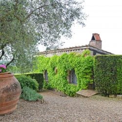 Planning your trip to Tuscany should include a visit to La Presura, a quaint location in Strada in Chianti. The perfect getaway from the bustle of Florence. #chianti #visittuscany www.savoryexperiments.com