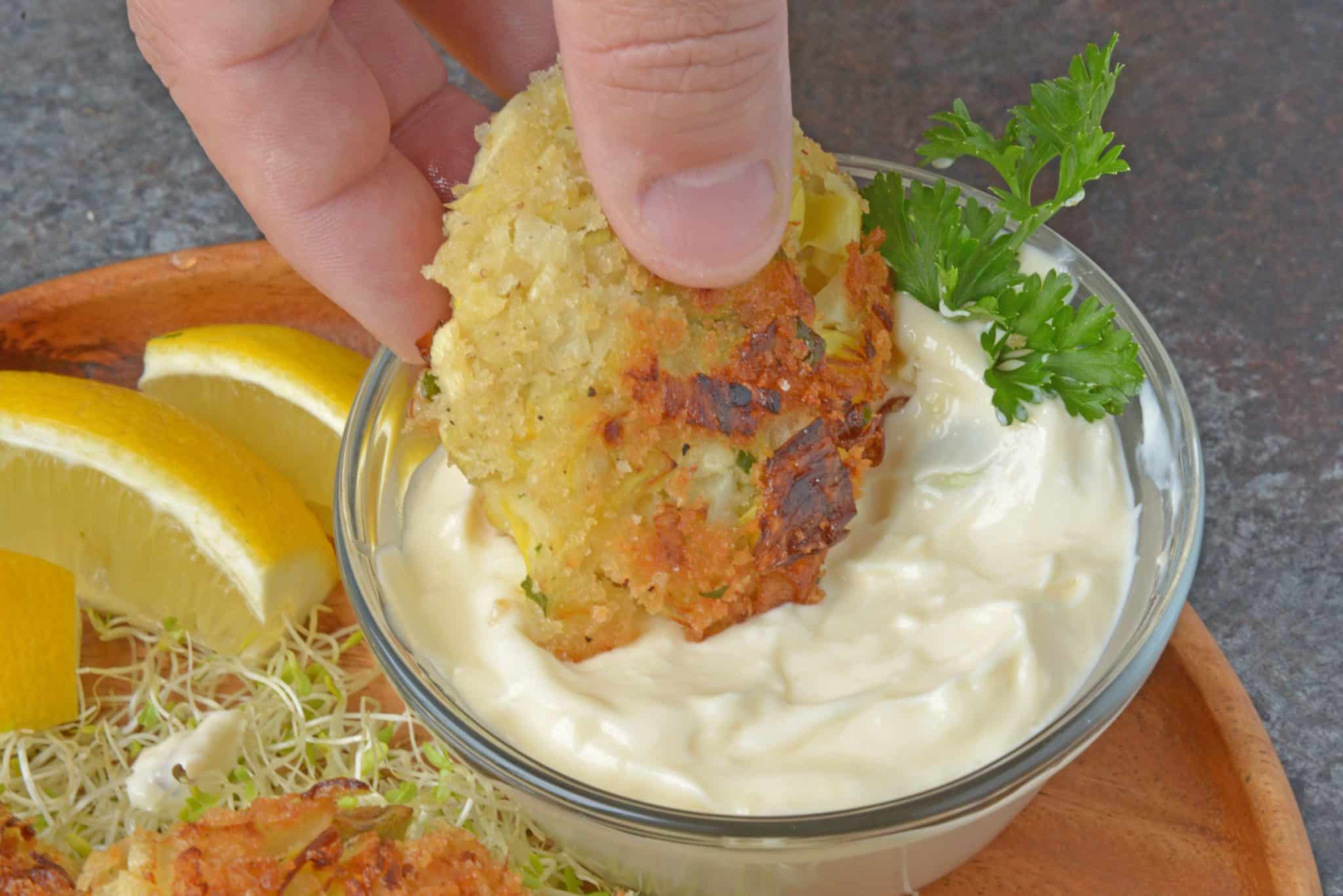 Hearts of palm cake dipped into garlic aioli