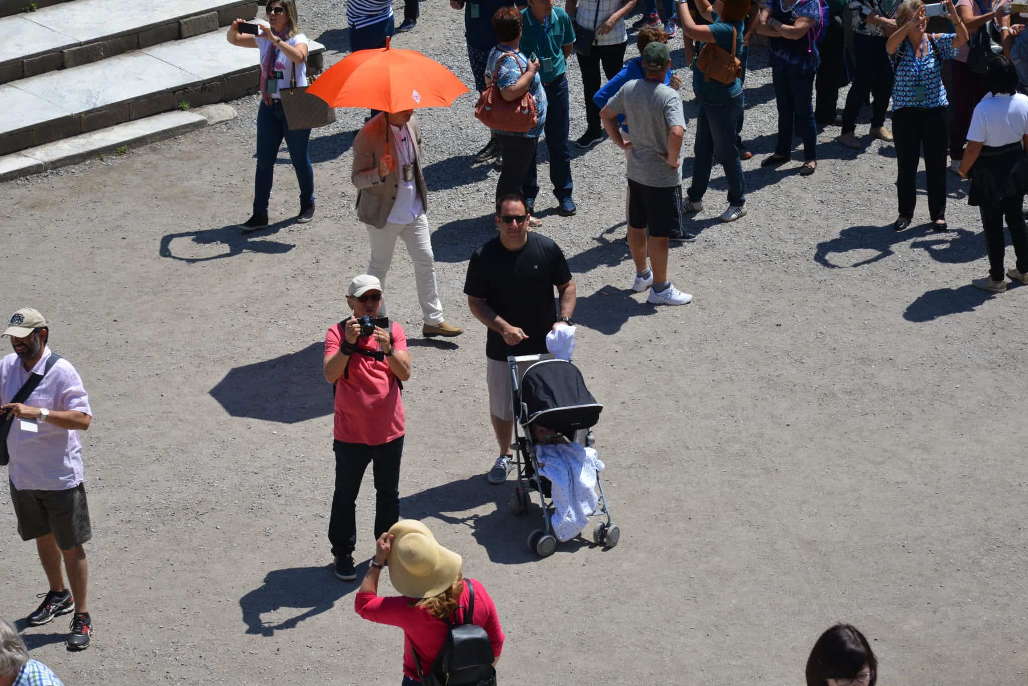 Tips for planning your Visit to Pompeii, the archeological site on the outskirts of Naples at the base of Mount Vesuvius. #pompeii www.savoryexperiments.com