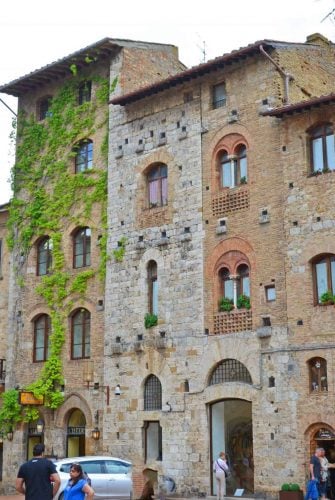 San Gimignano, a medieval town in Tuscany, is perfect for a day trip from Florence or Rome. Intimate with fabulous food, views and gelato, it is the quintessential Italian village. #SanGimignano #tuscany www.savoryexperiments.com