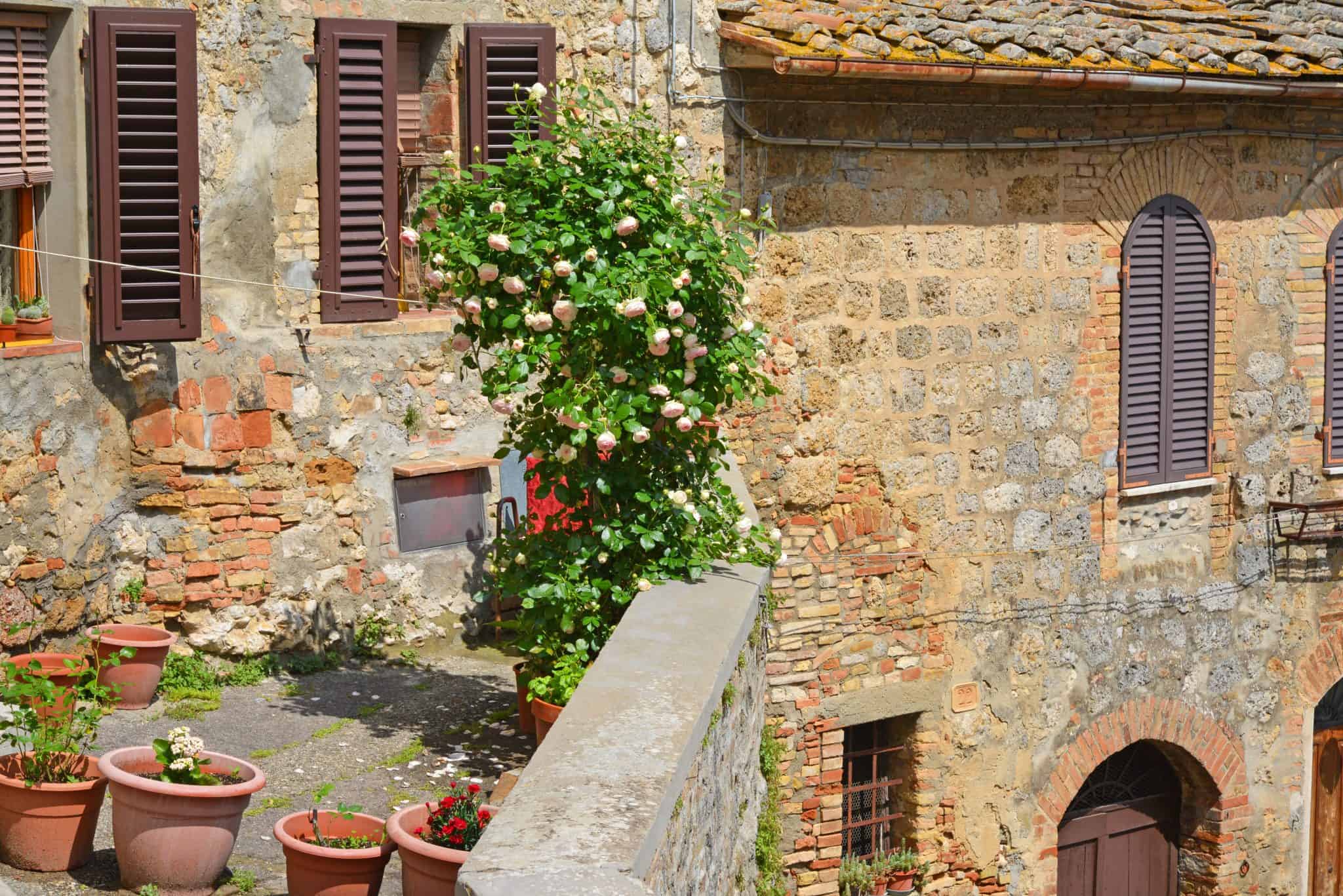 San Gimignano, a medieval town in Tuscany, is perfect for a day trip from Florence or Rome. Intimate with fabulous food, views and gelato, it is the quintessential Italian village. #SanGimignano #tuscany www.savoryexperiments.com 