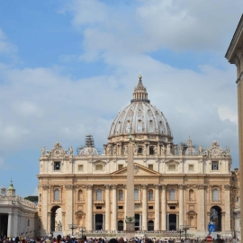 Day 2 itinerary includes a visit to Vatican City including St. Peter’s Square and Basilica, Sistine Chapel, Vatican Museums. #triptovaticancity #romeitaly www.savoryexperiments.com