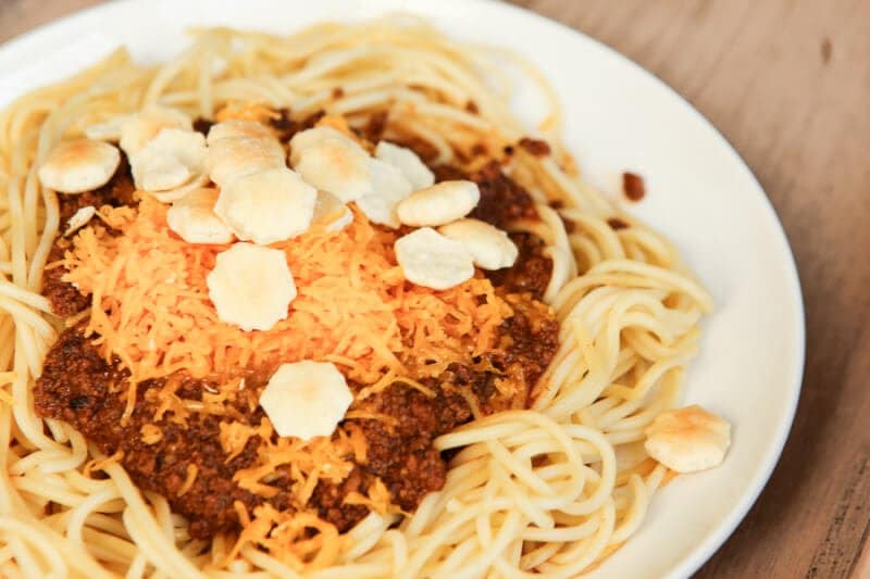 Cincinnati chili topped with crackers