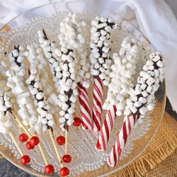 Hot Chocolate Stir Sticks will take your homemade hot chocolate to the next level. Like chocolate spoons, they add marshmallows and more to your drink! #chocolatespoons #hotchocolatestirsticks www.savoryexperiments.com