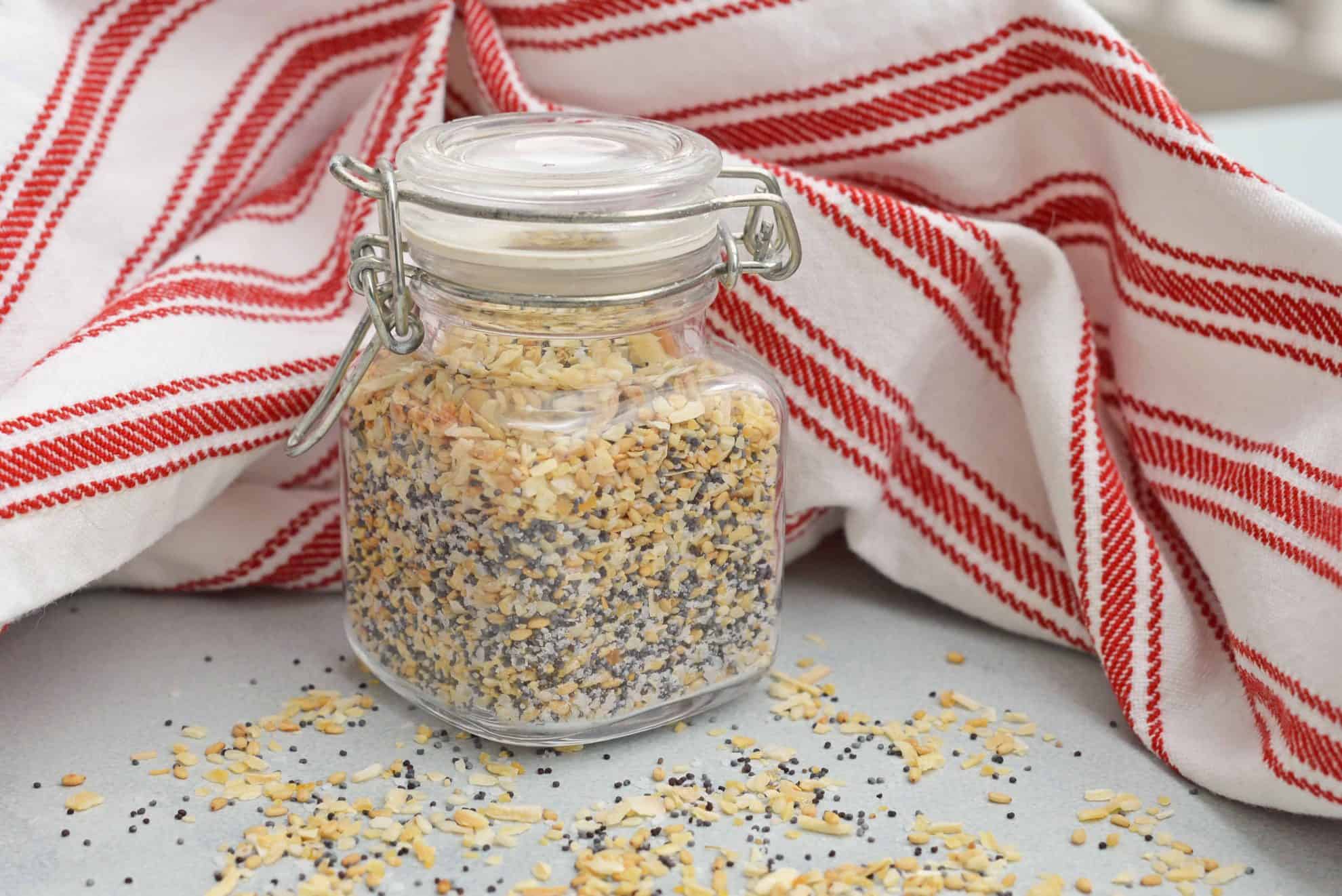 Everything Bagel Seasoning is all of the flavor and goodness of the everything bagel spices so you can sprinkle it on anything! Five ingredients you already have in your pantry. #everythingbagel #everythingbagelseasoning www.savoryexperiments.com
