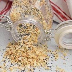 Everything Bagel Seasoning is all of the flavor and goodness of the everything bagel spices so you can sprinkle it on anything! Five ingredients you already have in your pantry. #everythingbagel #everythingbagelseasoning www.savoryexperiments.com