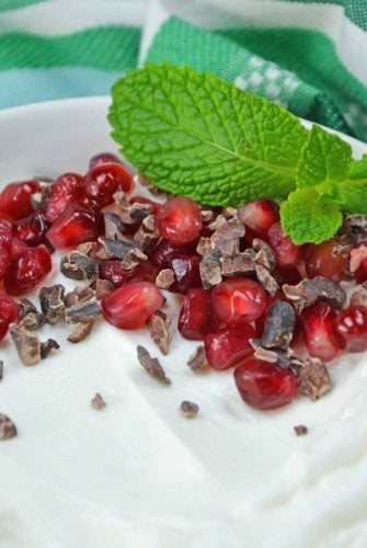 Discover 5 unique yogurt bowls using fresh fruit, natural sweeteners and nuts to help keep you on track for a healthy lifestyle while still feeling satisfied. #yogurtbowls www.savoryexperiments.com