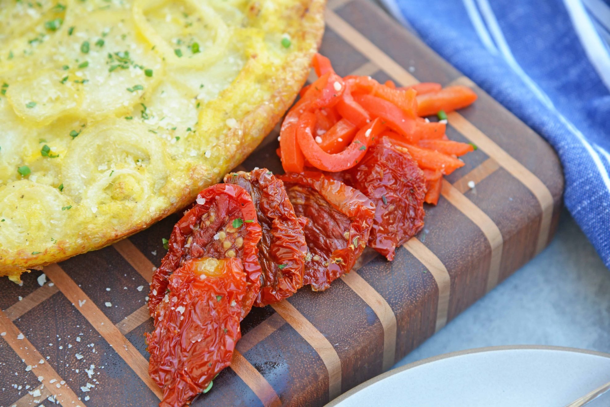 La Tortilla Española : The Spanish Omlette / Lodge Carbon Steel Skillet. 