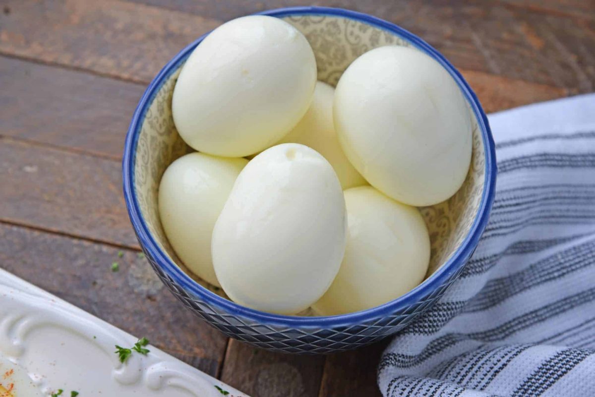 Boiled eggs in a blue bowl