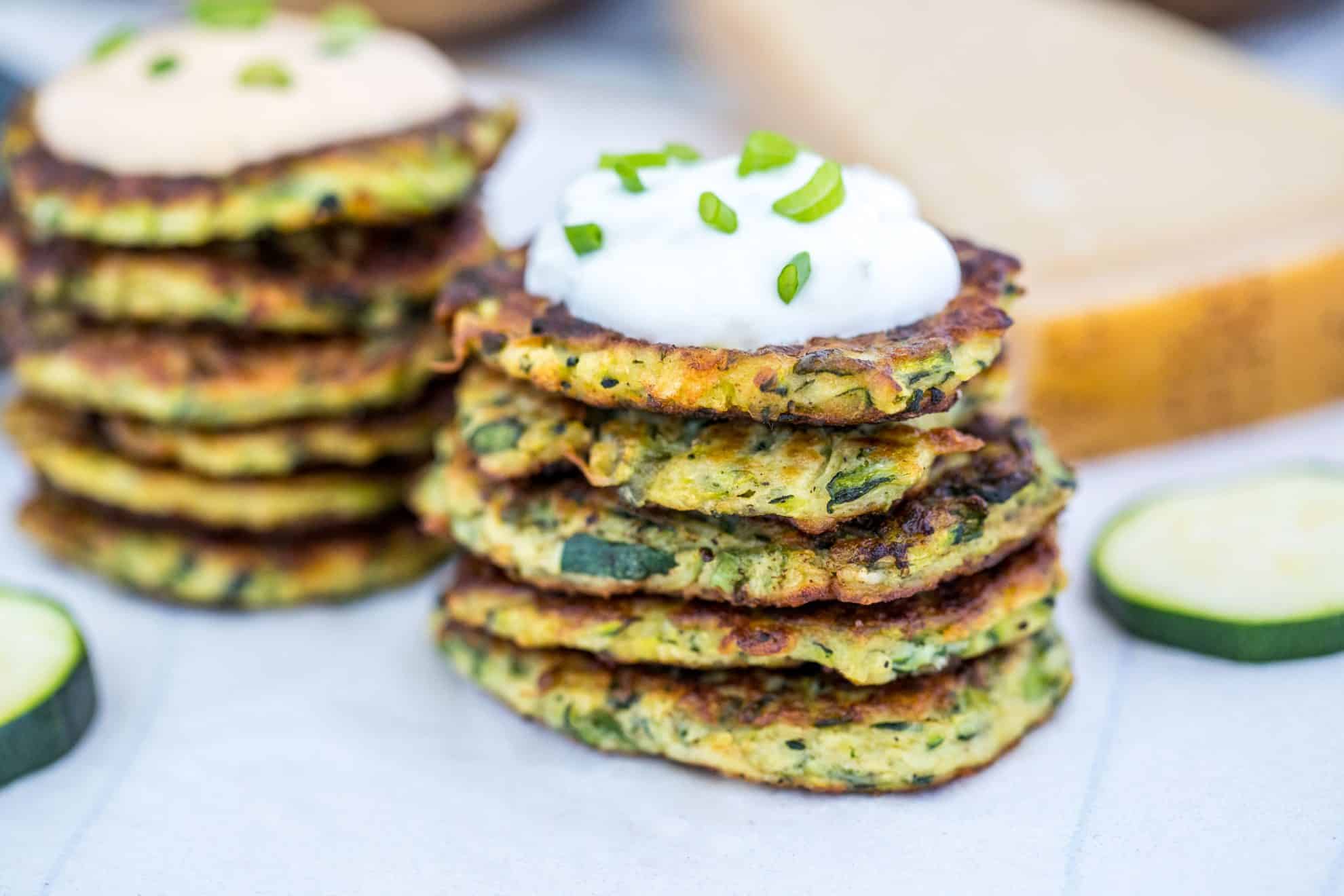 Zucchini fritters with sour cream and chives