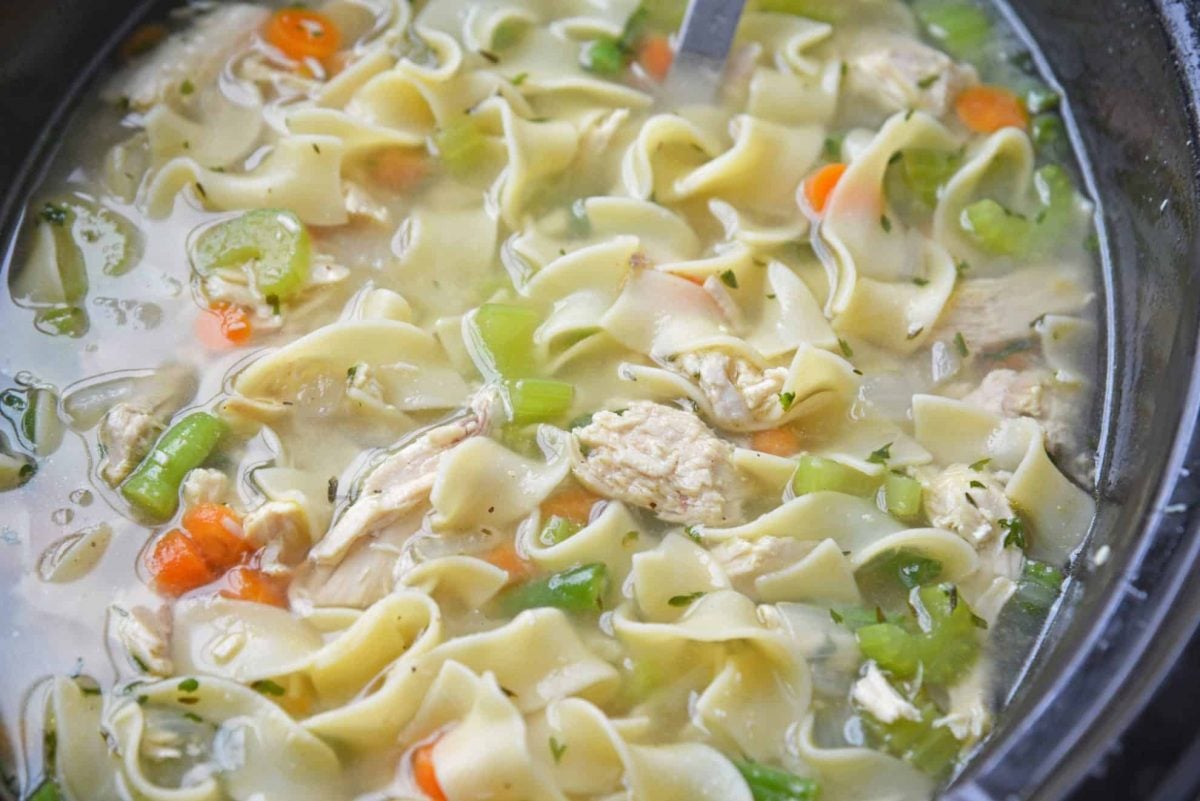 Chicken noodle soup in the slow cooker 