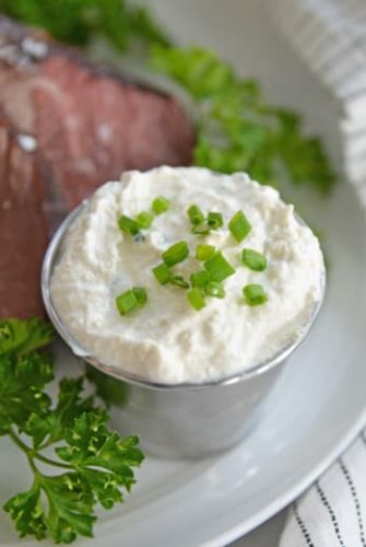 horseradish cream sauce with chives