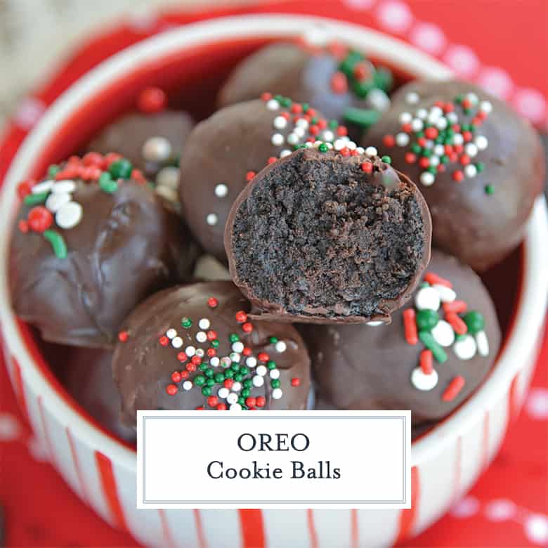 Close up di Oreo Cookie Ball tagliato a metà